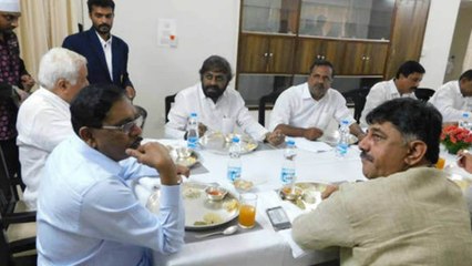 ಡಿ ಕೆ ಶಿವಕುಮಾರ್ ಉಪಹಾರ ಕೂಟದಲ್ಲಿ ಭಾಗಿಯಾದ ಕೈ ಸಚಿವರು | Oneindia Kannada