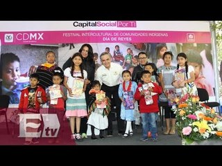 Mancera se compromete a apoyar tradiciones indígenas / Martín Espinosa
