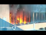 Presuntos estudiantes queman edificio del gobierno en Chilpancingo