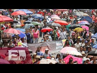 Integrantes de la CNTE protestan por maestros despedidos / Pascal Beltrán