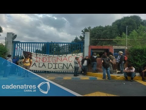 Instalaciones de TV UNAM fueron tomadas por encapuchados / Mensaje Ayotzinapan en TV UNAM