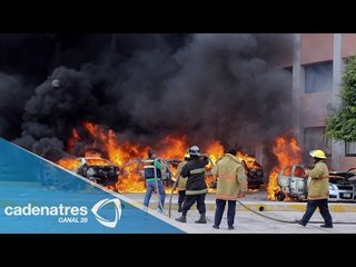 Queman maestros y normalistas el Congreso de Guerrero