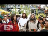 Participantes de la Pasión de Cristo en Iztapalapa son bendecidos / Atalo Mata