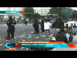 Peregrinos abarrotan las calles del DF venerando a San Judas Tadeo