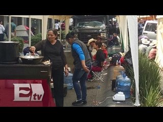 Plantón con "todos los servicios" en Bucareli / Pascal Beltrán