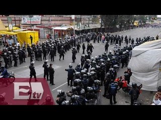 Elementos de la policía retiran puestos ambulantes en Tepito / Martín Espinosa