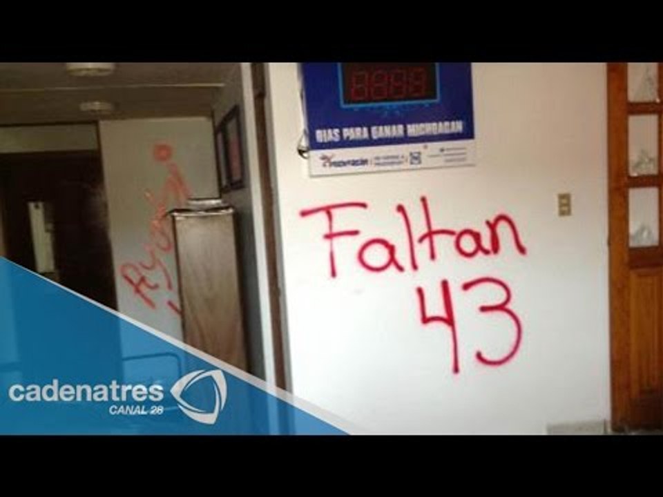 Estudiantes destrozan sede del PAN y PANAL en Michoacán