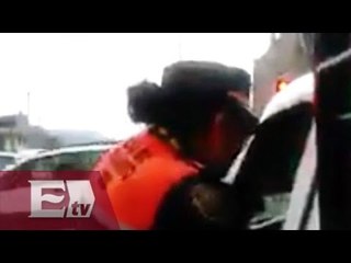 Policías municipales pelean por aplicar una multa en Nezahualcoyotl / Francisco Zea