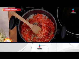 ¡Deliciosa receta de Yakimeshi de verduras con brochetas de plátano! | Sale el Sol