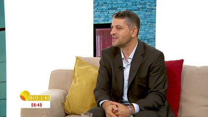 "Ditë e Re" - Safet Kamberi