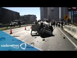 Un muerto tras volcar camioneta en la México-Toluca