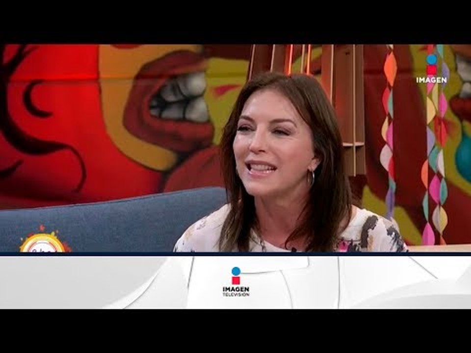 ¡Laura Flores recuerda su trayectoria en su visita al foro! | Sale el Sol