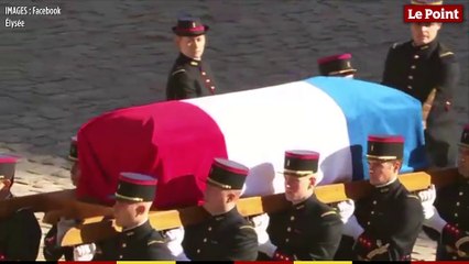 Hommage national à Charles Aznavour, au son de "Emmenez-moi"