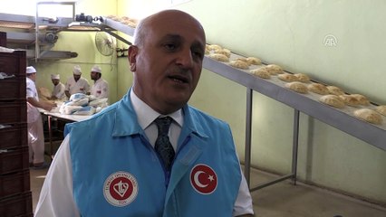 Sınır ötesine 2,5 yıldır sıcak yemek ve ekmek ulaştırıyorlar - KİLİS