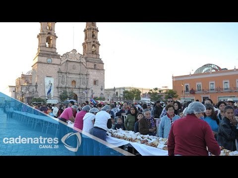 Aguascalientes parte la rosca de reyes más grande de México