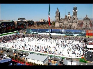 Pista de hielo en el Zócalo capitalino abre sus puertas