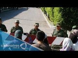 Padres de normalistas se enfrentan con militares en Iguala y dejan 4 heridos