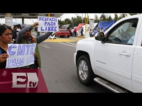 Integrantes de la CNTE toman casetas de peaje en Michoacán / Ingrid Barrera