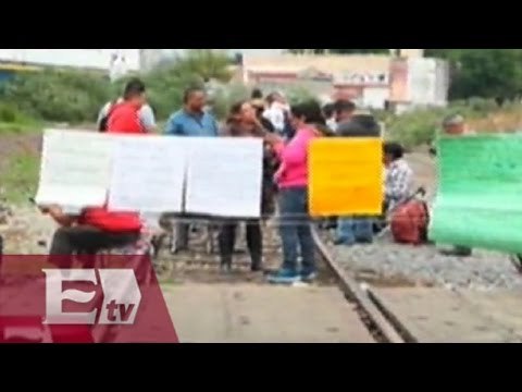 Maestros de la CNTE bloquean en Morelia las vías férreas/ Yuriria Sierra