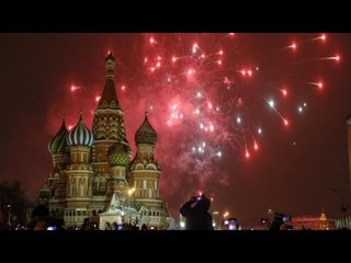 Dubai recibe al 2015 con miles de fuegos artificiales