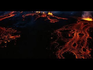IMPRESIONANTE!!! Río de lava sobre el hielo en Islandia