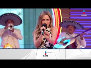 ¡Carolina Ross nos deleita con su voz en el foro! | Sale el Sol