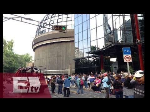 CNTE se manifiesta en la Bolsa Mexicana de Valores / Paola Virrueta