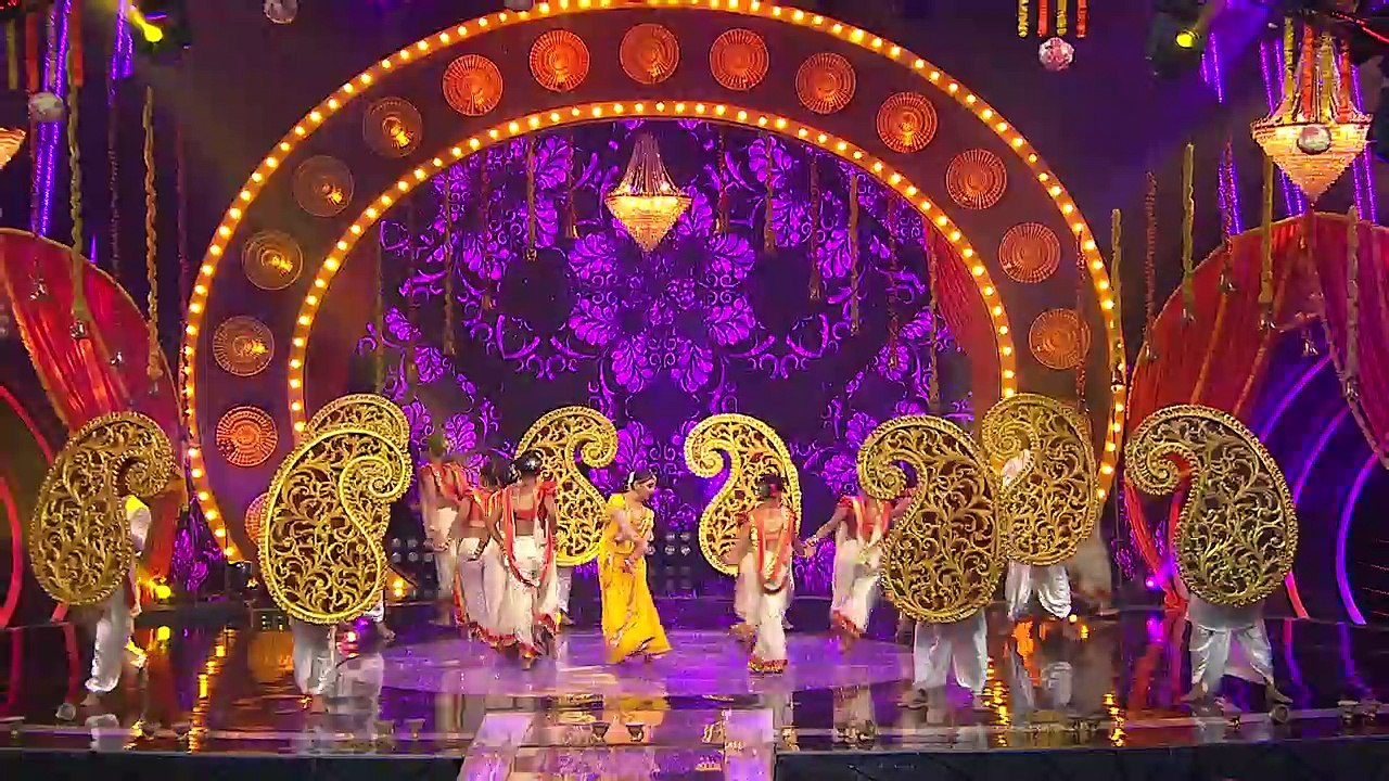 Dandiya Nights 3rd October 2018 - Part 1 @StarPlus