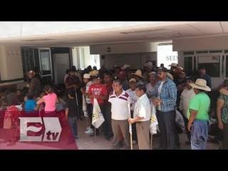 Campesinos bloquean instalaciones de Sedesol / Yazmín Jalil