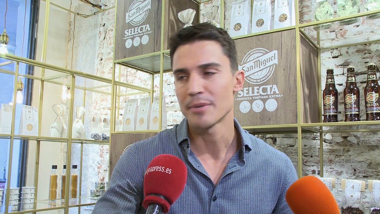 Ález González desmiente su supuesta relación con Olivia Munn