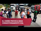 Maestros de Guerrero bloquean la autopista del Sol