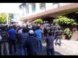 VIDEO: Enfrentamiento entre policías y comerciantes en Morelos