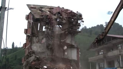 7 Katlı Binanın Yıkımında Sona Yaklaşıldı