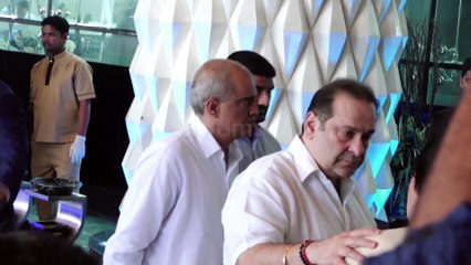 Kareena Kapoor With Saif Ali Khan At Prayer Meet of Krishna Raj Kapoor