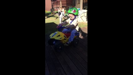À 3 ans, il tape de roues arrières