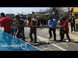 Bloquean accesos al Metro de Pantitlán