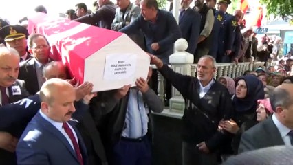 Şehidin babası: 'Ağlamıyorum oğlum, sen rahat uyu'