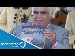 Presentan libro sobre la vida de Vicente Fernandez en el rancho Los tres potrillos