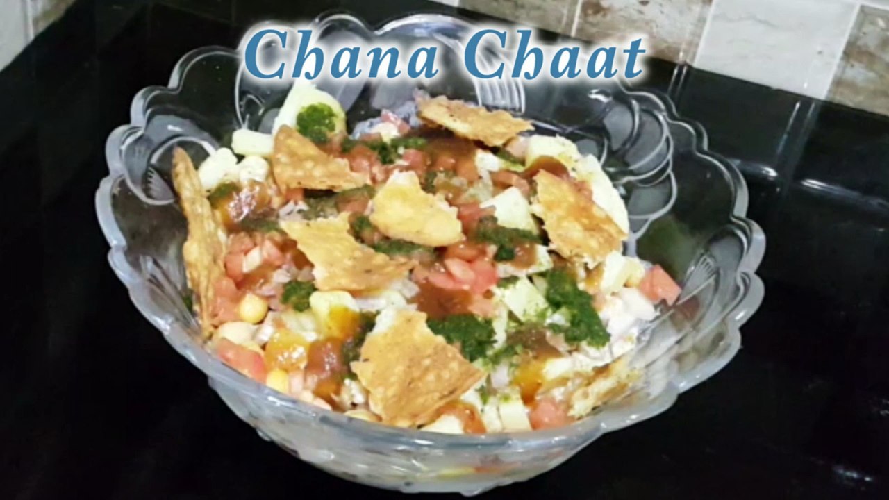 Chana Chart With Imli Chatni And Green Chatni