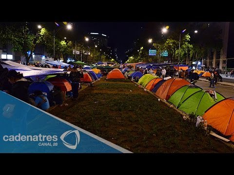 Docentes que dejan aulas por marchas deben ser despedidos: Claudio X. González