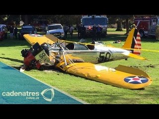 Harrison Ford estrella avioneta en campo de golf