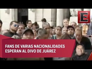 Continúa la espera por Juan Gabriel en Bellas Artes