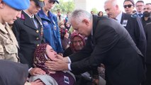 TBMM Başkanı Yıldırım, şehit Uzman Çavuş Özgür Can İnce'nin cenazesine katıldı