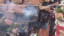 Soba Bacasından Çıkan Yangında Ev Küle Döndü: 1'i İtfaiye Eri Olmak Üzere 3 Kişi Yaralandı