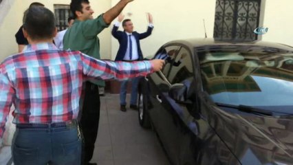 Manisa Valiliği önünde kedi seferberliği