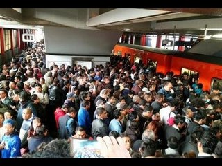 Falla en línea 7 del metro afecta a miles de usuarios