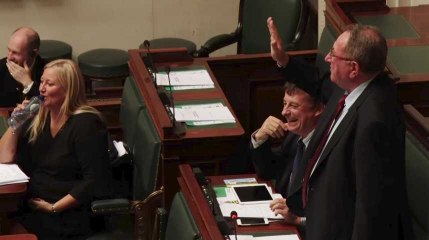 La grosse gaffe de Michel Corthouts lors de sa prestation de serment