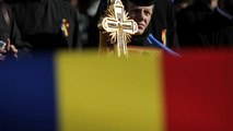 Rumanía celebra un referéndum que complicaría el matrimonio homosexual
