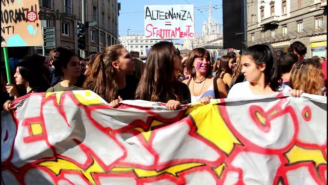 Milano, studenti in piazza contro Salvini Abbiamo paura per il nostro futuro | Notizie.it