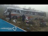 Autobús cae en barranco de Perú  y deja 21 muertos